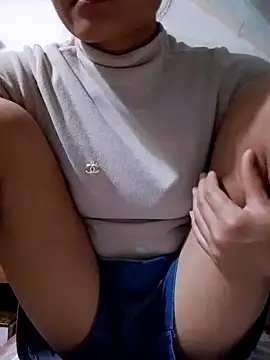 Snapshot of Cute_lady99 chatting on 13, 11, 2025 Cute lady99 online show from 13, 11, 2025