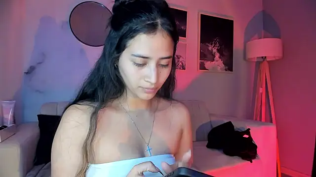 Snapshot of lara_madisson chatting on 10, 2, 2026 lara madisson online show from 10, 2, 2026