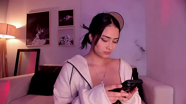 Snapshot of lara_madisson chatting on 2, 3, 2026 lara madisson online show from 2, 3, 2026