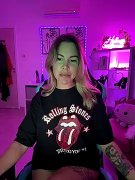 Snapshot of Lara_Bergmann chatting on 27, 11, 2025 Lara Bergmann online show from 27, 11, 2025