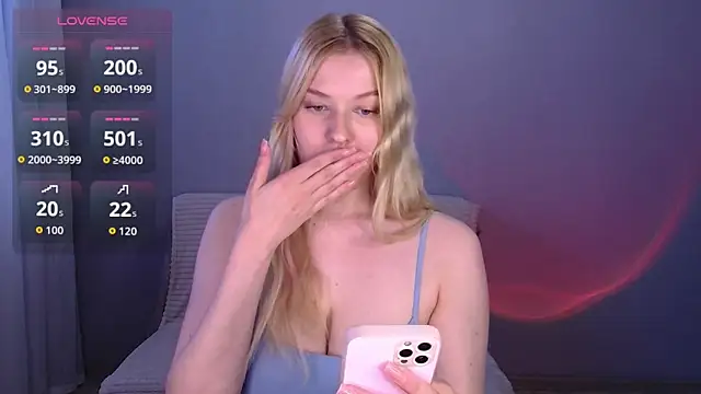 Snapshot of EmiliaDuchess chatting on 7, 6, 2026 EmiliaDuchess online show from 7, 6, 2026