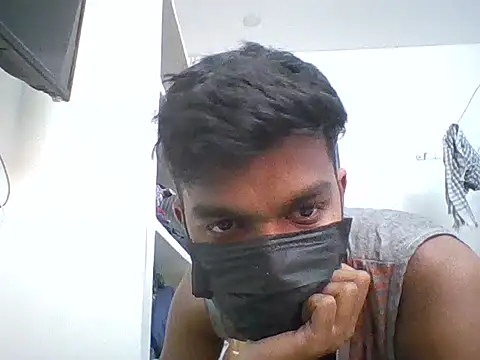 Snapshot of Bangalore_boy29 chatting on 17, 11, 2025 Bangalore boy29 online show from 17, 11, 2025