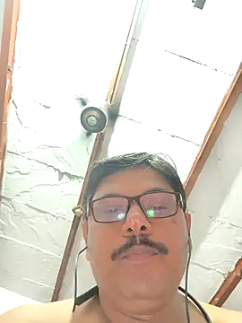 Snapshot of Srmotrs chatting on 23, 10, 2025 Srmotrs online show from 23, 10, 2025