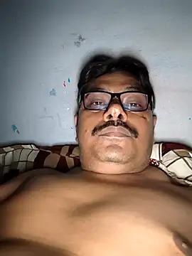 Snapshot of Srmotrs chatting on 4, 11, 2025 Srmotrs online show from 4, 11, 2025