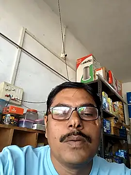 Snapshot of Srmotrs chatting on 1, 12, 2025 Srmotrs online show from 1, 12, 2025