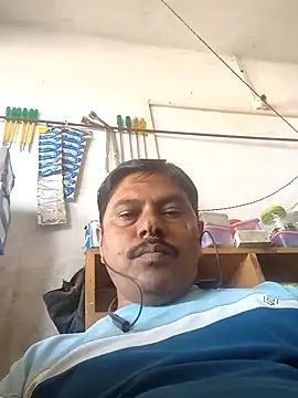 Snapshot of Srmotrs chatting on 3, 12, 2025 Srmotrs online show from 3, 12, 2025