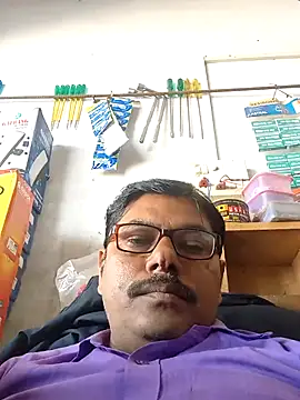 Snapshot of Srmotrs chatting on 15, 12, 2025 Srmotrs online show from 15, 12, 2025