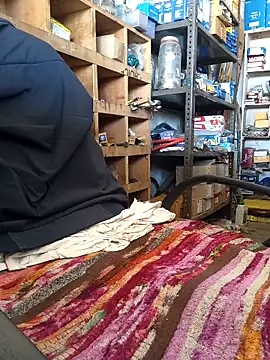 Snapshot of Srmotrs chatting on 16, 12, 2025 Srmotrs online show from 16, 12, 2025