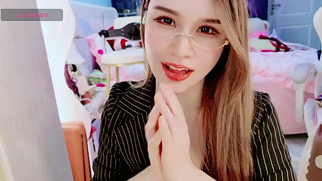 Snapshot of HU131452 chatting on 10, 12, 2024 HU131452 online show from 10, 12, 2024