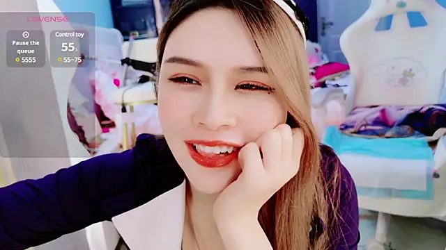 Snapshot of HU131452 chatting on 14, 12, 2024 HU131452 online show from 14, 12, 2024