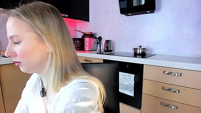 Snapshot of AnnLevine chatting on 2, 4, 2026 AnnLevine online show from 2, 4, 2026