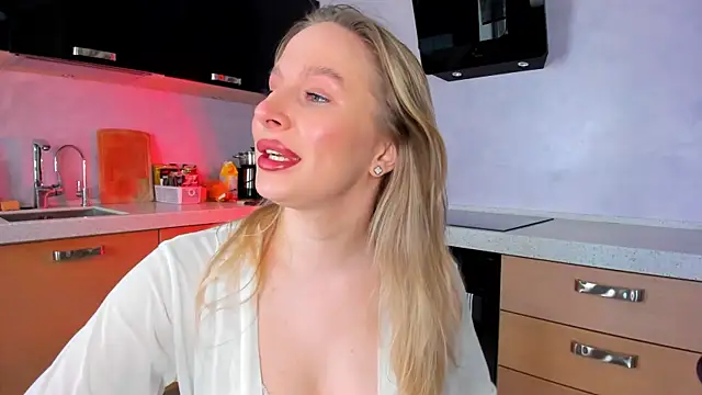 Snapshot of AnnLevine chatting on 5, 4, 2026 AnnLevine online show from 5, 4, 2026