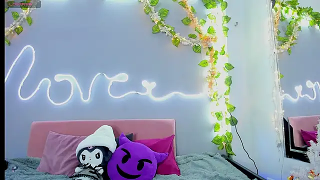 Snapshot of YouliteSllut2 chatting on 18, 12, 2024 YouliteSllut2 online show from 18, 12, 2024