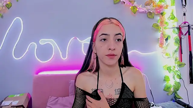 Snapshot of YouliteSllut2 chatting on 19, 1, 2025 YouliteSllut2 online show from 19, 1, 2025