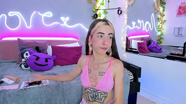 Snapshot of YouliteSllut2 chatting on 21, 2, 2025 YouliteSllut2 online show from 21, 2, 2025