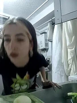 Snapshot of YouliteSllut2 chatting on 7, 3, 2025 YouliteSllut2 online show from 7, 3, 2025