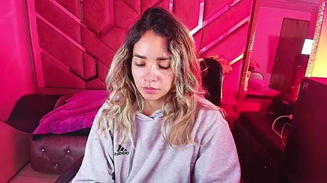 Olivia Fox69 online show from 25, 11, 2025