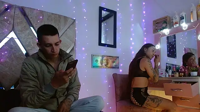 parejacaliente20154 online show from 22, 11, 2025