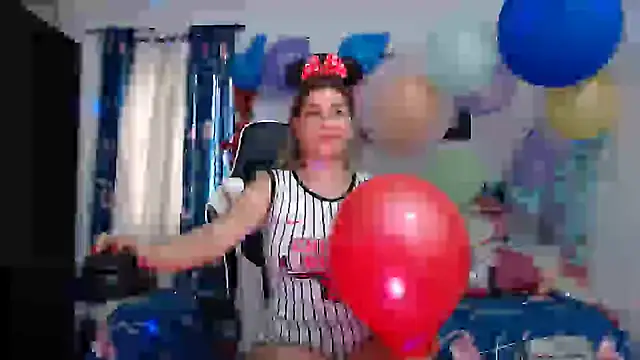 Snapshot of sexy_bunny_hot chatting on 3, 2, 2025 sexy bunny hot online show from 3, 2, 2025