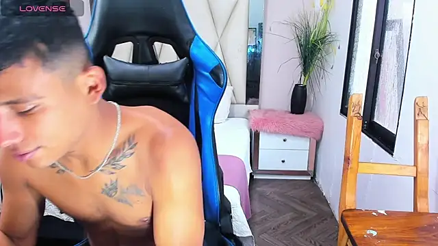 Snapshot of Backsex_boy chatting on 26, 2, 2025 Backsex boy online show from 26, 2, 2025