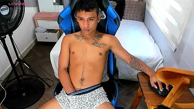 Snapshot of Backsex_boy chatting on 9, 9, 2025 Backsex boy online show from 9, 9, 2025