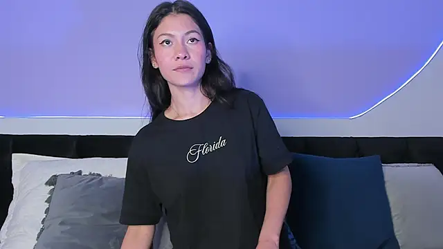 Julieta Cortes   online show from 22, 3, 2025