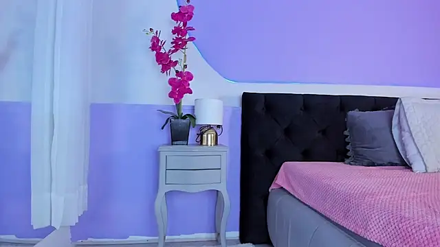 Julieta Cortes   online show from 6, 10, 2025