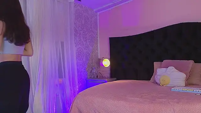 Snapshot of Julieta_Cortes__ chatting on 18, 6, 2026 Julieta Cortes online show from 18, 6, 2026