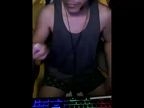 Snapshot of cloudyth1994 chatting on 4, 3, 2025 cloudyth1994 online show from 4, 3, 2025