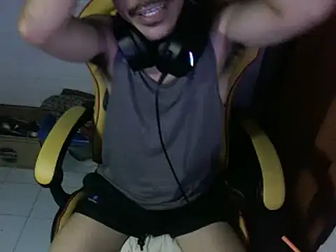 Snapshot of cloudyth1994 chatting on 11, 9, 2025 cloudyth1994 online show from 11, 9, 2025