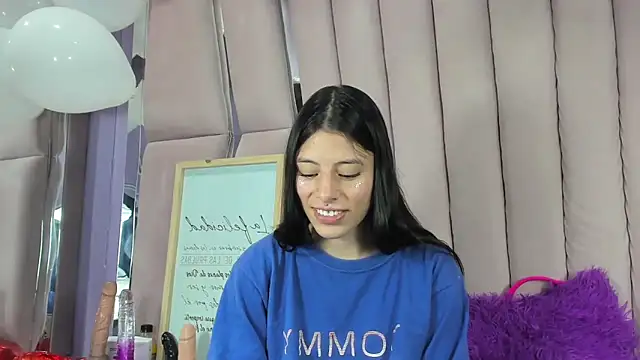 Sasha Petitte online show from 12, 9, 2025