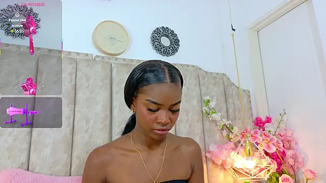 Snapshot of ShanelWest chatting on 9, 10, 2025 ShanelWest online show from 9, 10, 2025