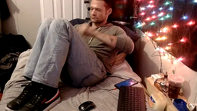 Snapshot of TheOneYouLove69 chatting on 5, 1, 2026 TheOneYouLove69 online show from 5, 1, 2026