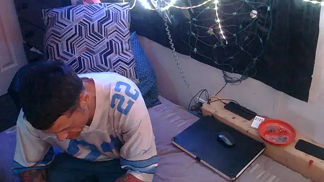 Snapshot of TheOneYouLove69 chatting on 12, 2, 2026 TheOneYouLove69 online show from 12, 2, 2026