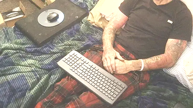 Snapshot of TheOneYouLove69 chatting on 15, 3, 2026 TheOneYouLove69 online show from 15, 3, 2026