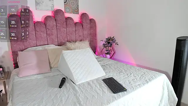 AmberMoss  online show from 1, 8, 2026