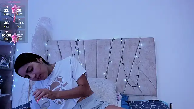 Kaela18 online show from 17, 12, 2024