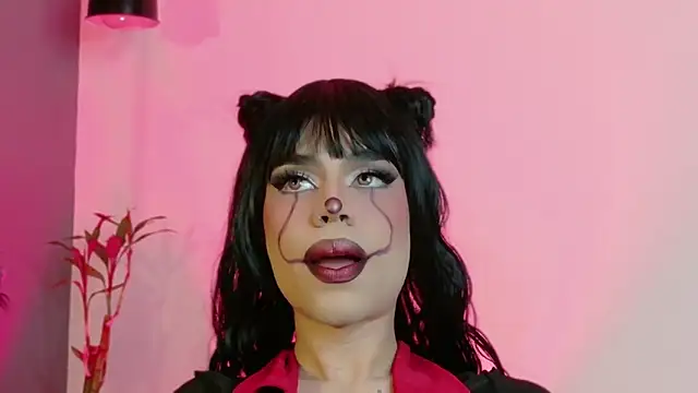 LucyGiraldo online show from 1, 11, 2025