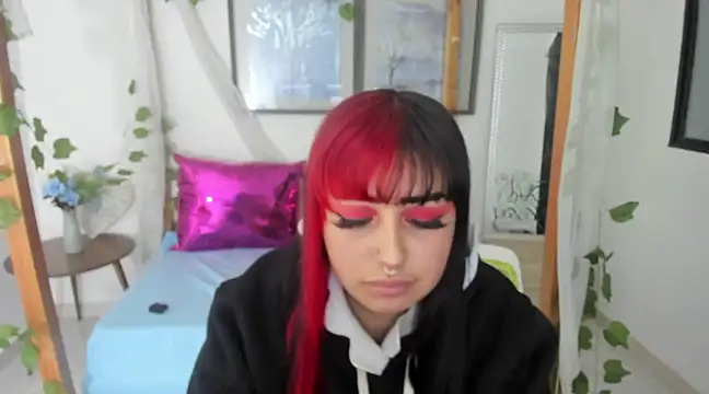 Snapshot of lussyevans24 chatting on 9, 2, 2025 lussyevans24 online show from 9, 2, 2025