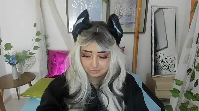 Snapshot of lussyevans24 chatting on 12, 2, 2025 lussyevans24 online show from 12, 2, 2025