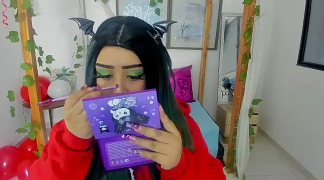 Snapshot of lussyevans24 chatting on 19, 2, 2025 lussyevans24 online show from 19, 2, 2025