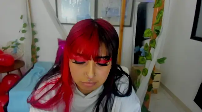 Snapshot of lussyevans24 chatting on 21, 2, 2025 lussyevans24 online show from 21, 2, 2025