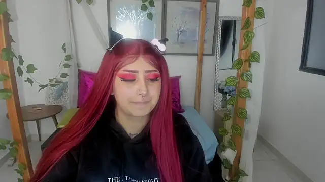 Snapshot of lussyevans24 chatting on 26, 2, 2025 lussyevans24 online show from 26, 2, 2025