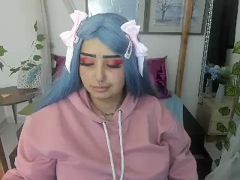 Snapshot of lussyevans24 chatting on 4, 3, 2025 lussyevans24 online show from 4, 3, 2025