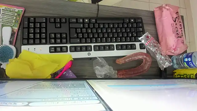 Snapshot of lussyevans24 chatting on 7, 3, 2025 lussyevans24 online show from 7, 3, 2025