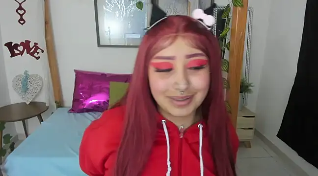 Snapshot of lussyevans24 chatting on 14, 3, 2025 lussyevans24 online show from 14, 3, 2025