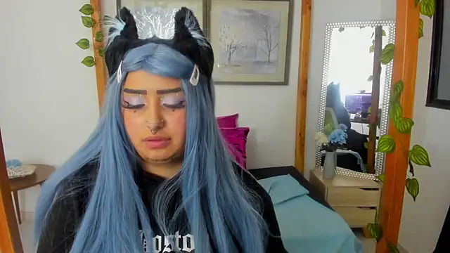 Snapshot of lussyevans24 chatting on 20, 3, 2025 lussyevans24 online show from 20, 3, 2025