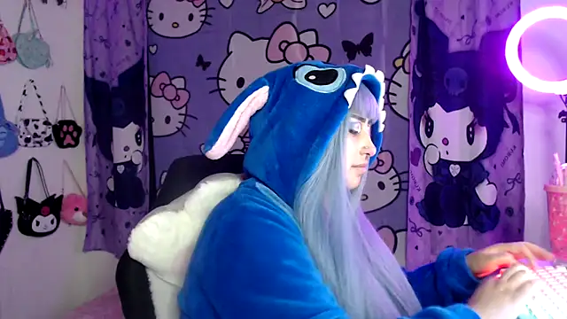 Snapshot of lussyevans24 chatting on 11, 9, 2025 lussyevans24 online show from 11, 9, 2025