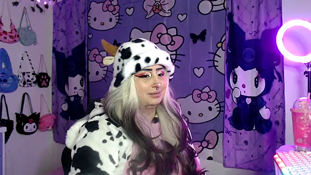 Snapshot of lussyevans24 chatting on 15, 9, 2025 lussyevans24 online show from 15, 9, 2025