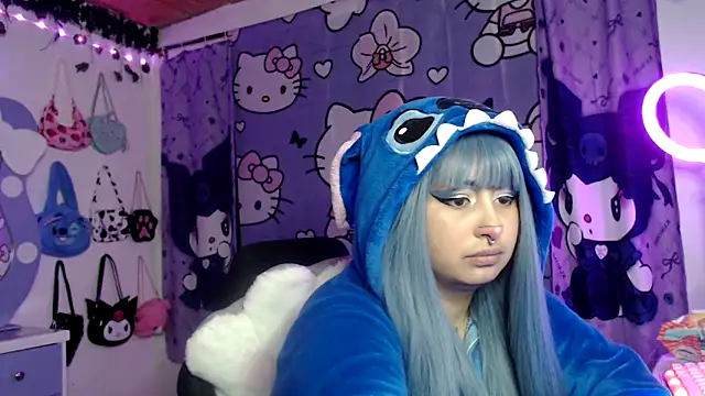 Snapshot of lussyevans24 chatting on 23, 9, 2025 lussyevans24 online show from 23, 9, 2025